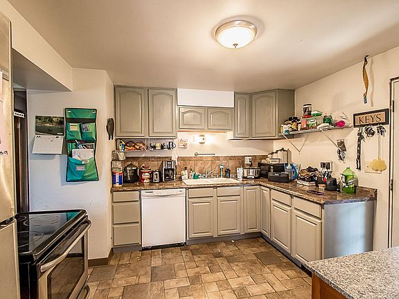 5th image of 1108 E Garland Ave