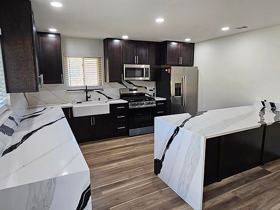 5th image of 905 Avenida Manana