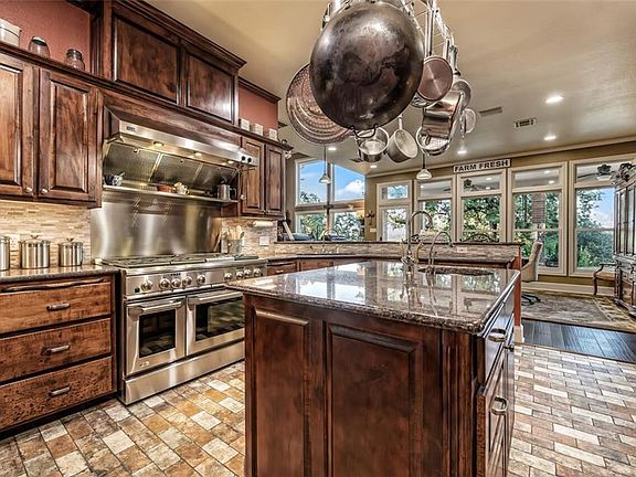 4th image of 300 Bolton Cir