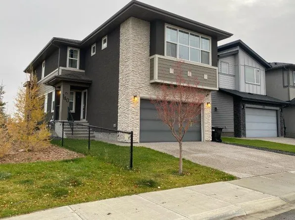 140 W Walcrest Vw SE, Calgary, AB T2X 4G4