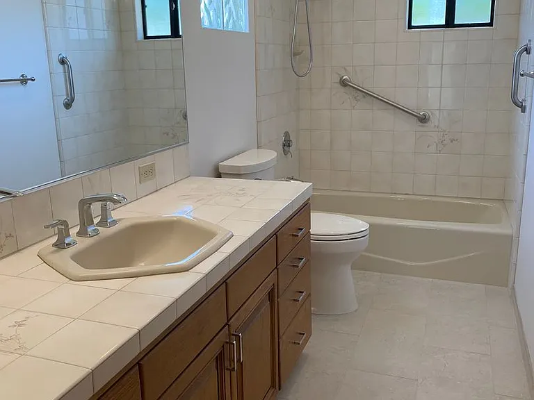 3747 Lincolnwood Dr — Photo 23