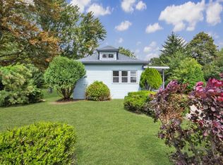 32500 Bassett Rd, Burlington, WI 53105