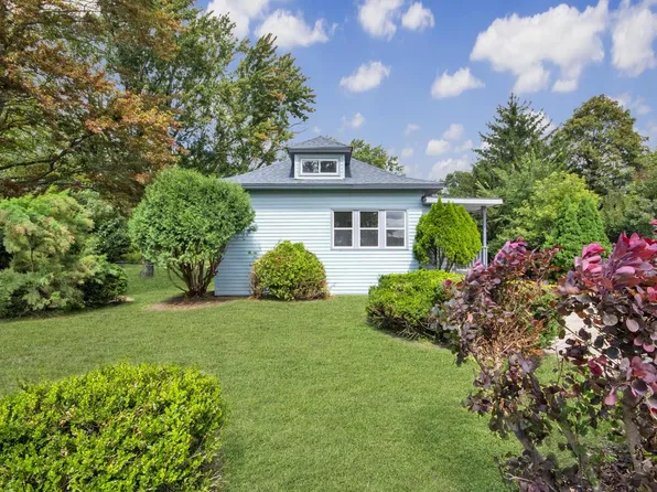 32500 Bassett ROAD, Burlington, WI 53105