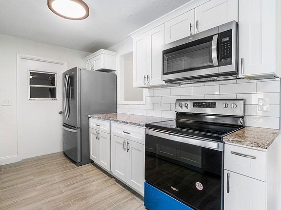 5th image of 603 SE Harborview Drive