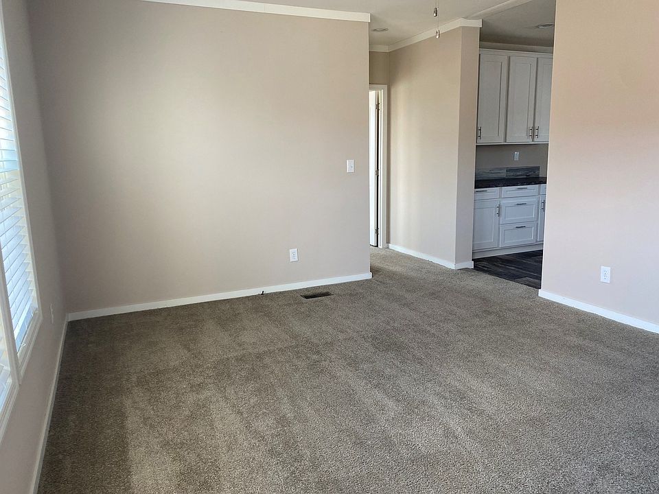 2nd image of 15200 Moss Phlox Cir #1070
