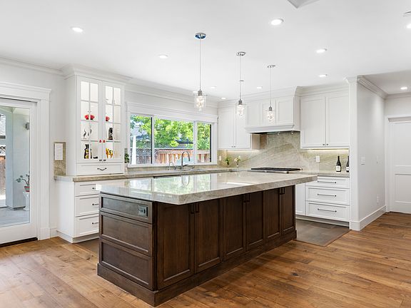 4th image of 1070 Colony Hills Ln