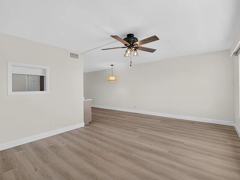 52 Yacht Club Dr #305 — Photo 20