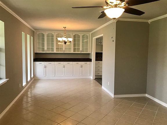 2nd image of 211 Upper Colorado Ln