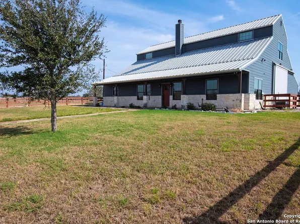 2957 Fm 888, Beeville 78102