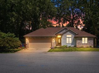 103 Center Ct, Hamilton, IN 46742