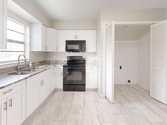 2120-W-Comanche-B-Kitchen 1_11052024