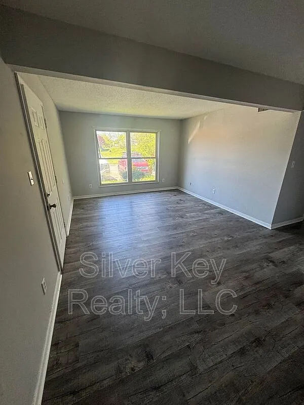 Building Photo - 311 Sunset Dr #10