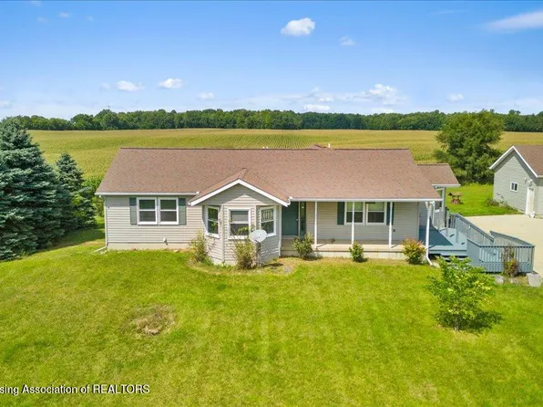 1530 Lawrence Hwy, Charlotte, MI 48813