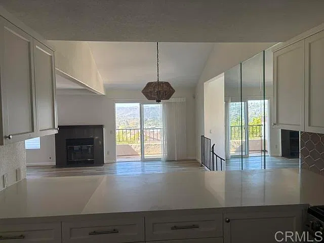 4 bed, 4.0 bath, 1982 sqft, $5,495 — Photo 4