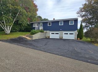 34 Meadow Ln, Greenland, NH 03840
