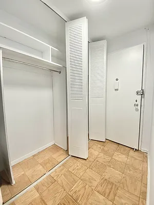 Rented by Bond New York | media 33