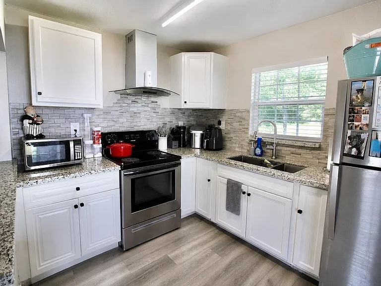 1422 Papendorf Ln — Photo 4