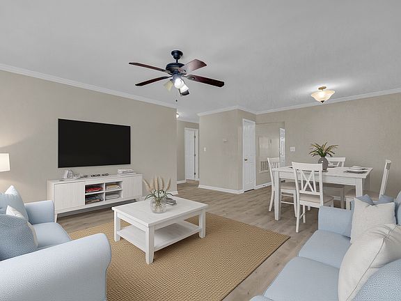 4th image of 100 Woodstone Dr APT 7