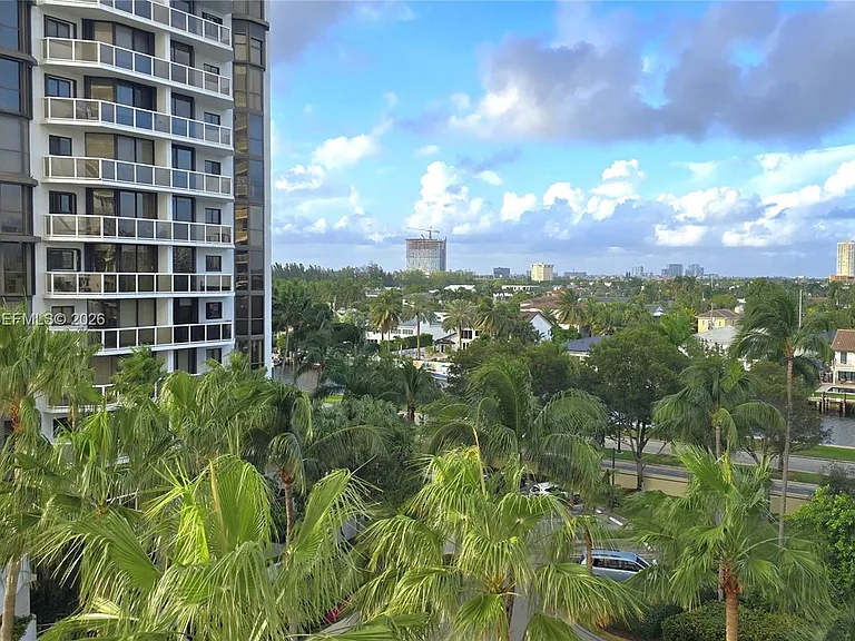 3610 Yacht Club Dr #615 — Photo 6