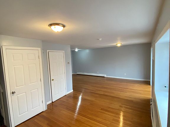 3rd image of 9086 180th St APT 2