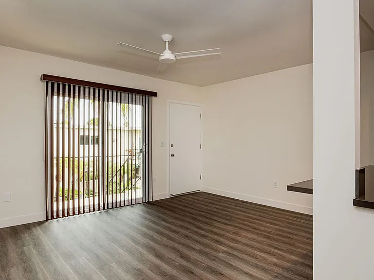 1038 Turquoise St #14 — Photo 5