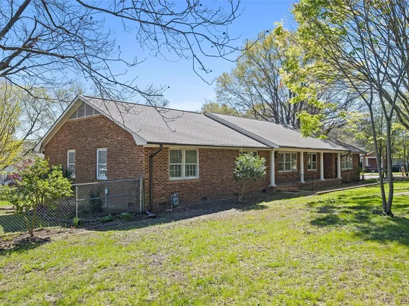 402 Bivens St, Wingate, NC 28174