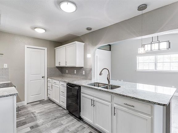 5th image of 2938 Fern Glen Dr