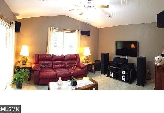 5th image of 604 Boulevard Ave NE