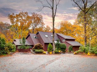 805 Mayflower Ct, Middletown, NJ 07748