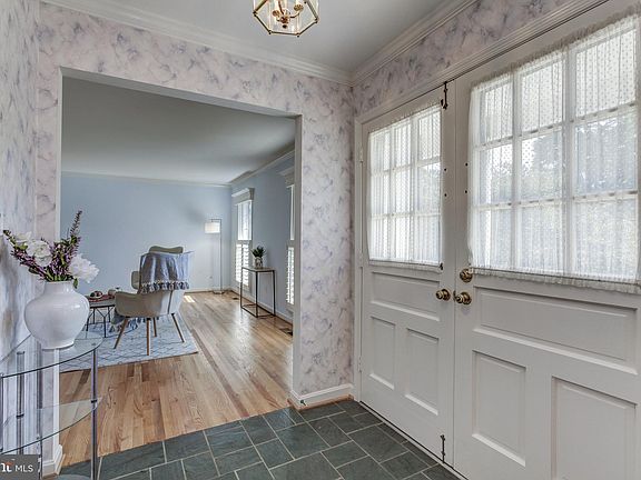 5th image of 15316 Delphinium Ln