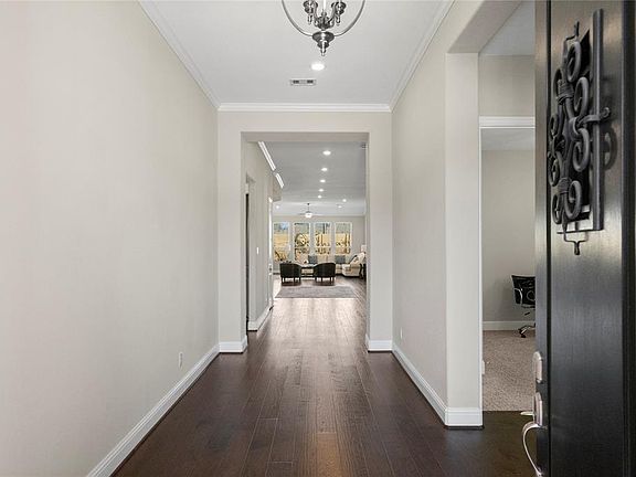 4th image of 5034 Robin Park Ct