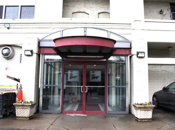5850 Centre Ave APT 401, Pittsburgh, PA 15206