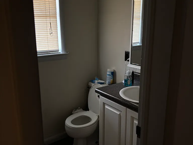 905 Louisville St — Photo 5