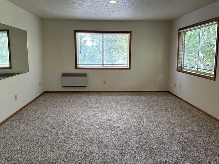 1370 Ferry St SE — Photo 2