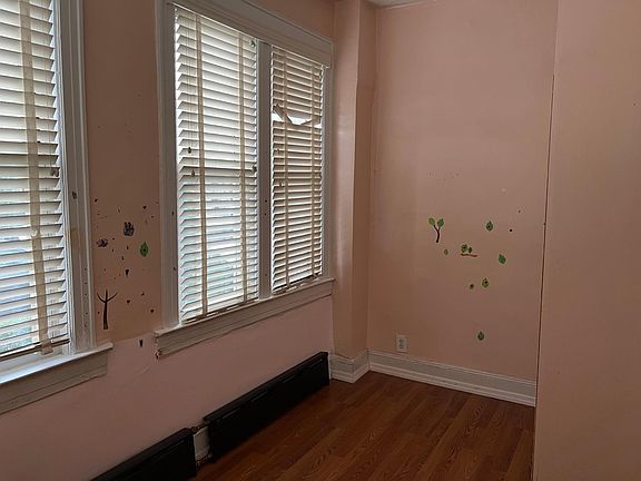 4th image of 3734 Lyme Ave Floor 1