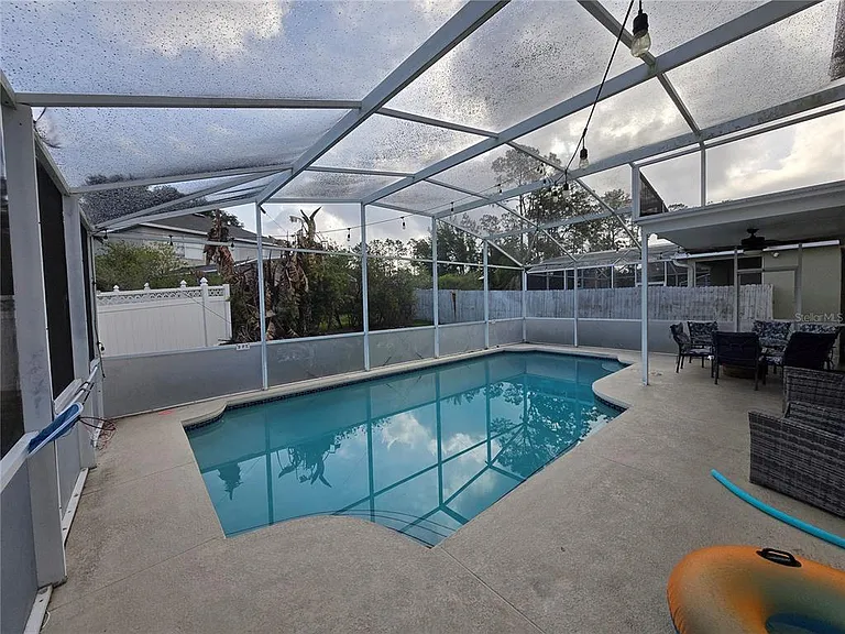 930 Oxford Dr — Photo 45