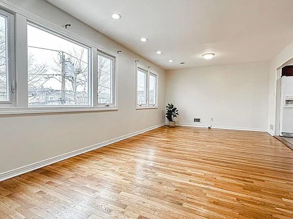 2nd image of 14 Centre Ln #2