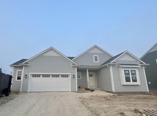 W70N1186 Pinehurst Rd, Cedarburg, WI 53012