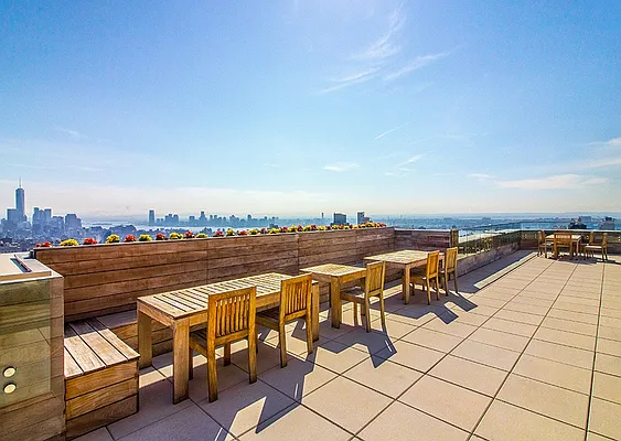 Rented by Greystar | media 58