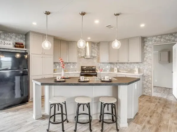 301 Cochise Dr, Ferris, TX 75125