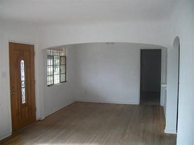3rd image of 2016 Madeira Dr NE