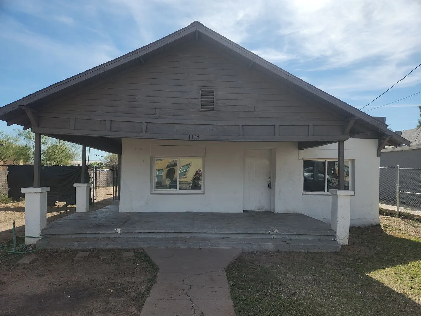 Great location with large yard — Photo 2