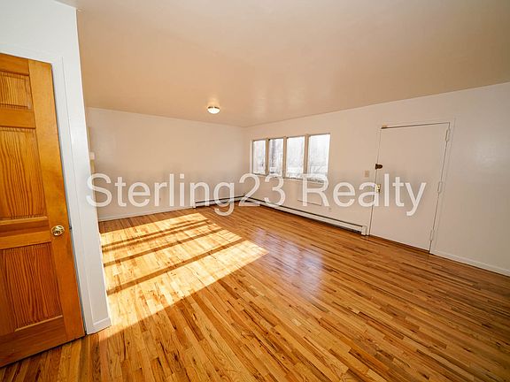 3rd image of 2917 31st Ave #1D
