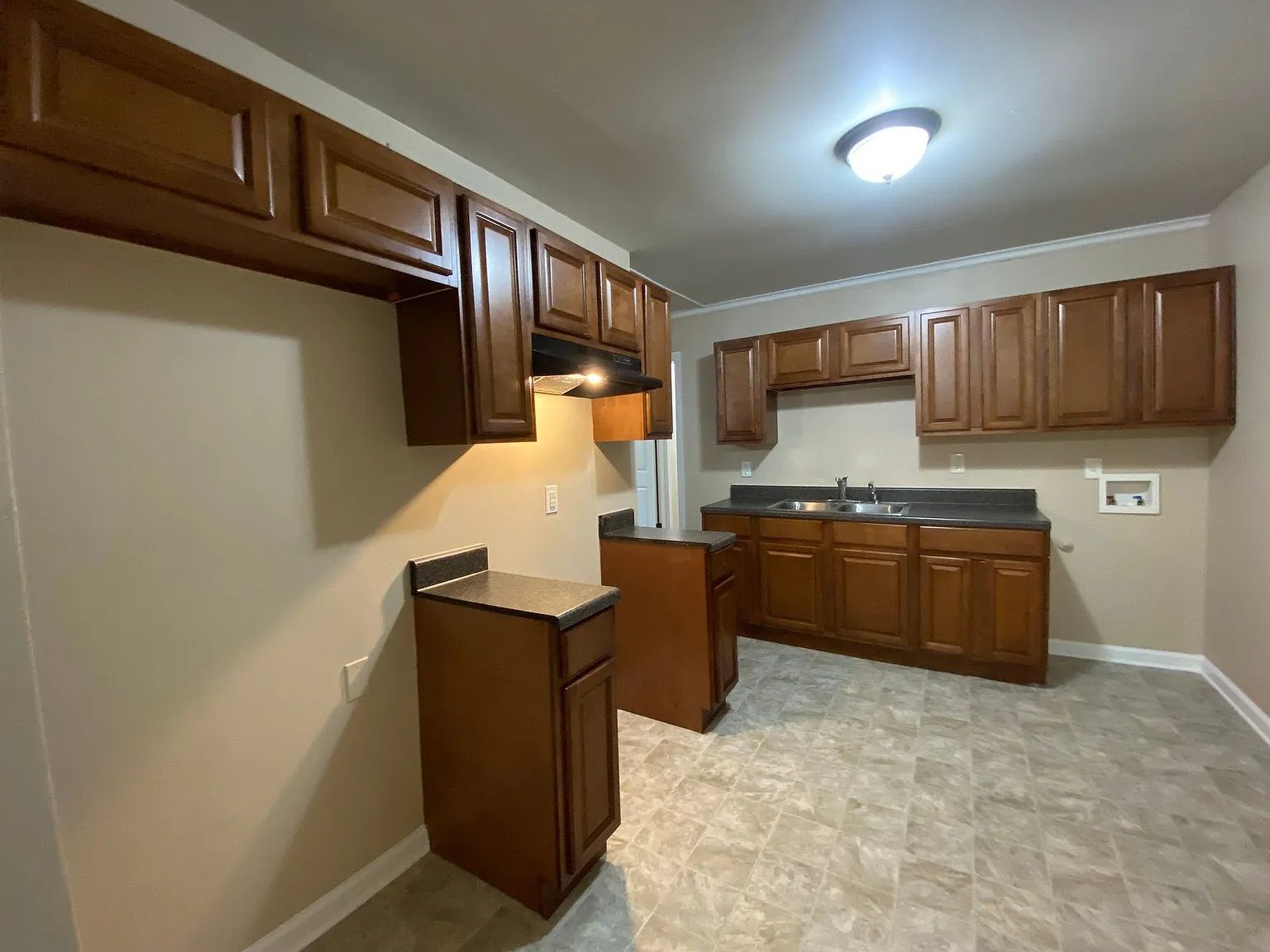 3581 Hallbrook St — Photo 4