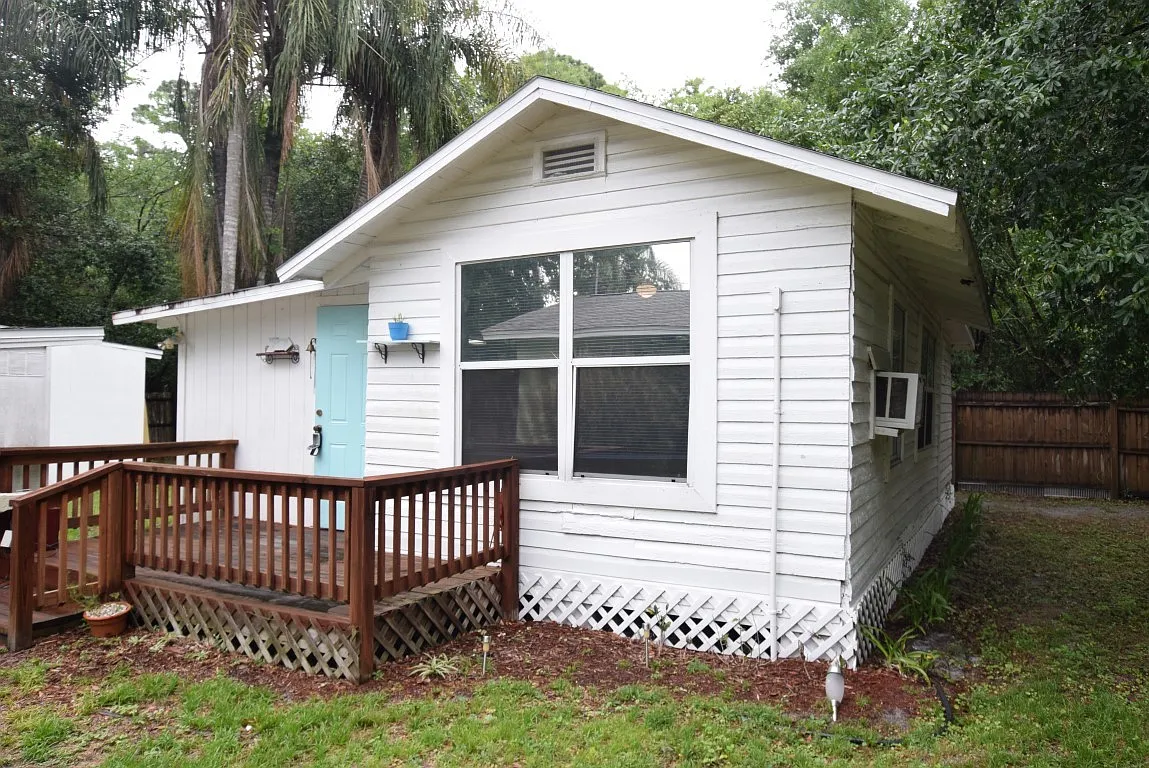 Charming 1 Bed 1 Bath Triplex Cottage for Rent in Lake Mary, FL! — Photo 3