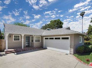 4733 Don Pio Dr, Woodland Hills, CA 91364