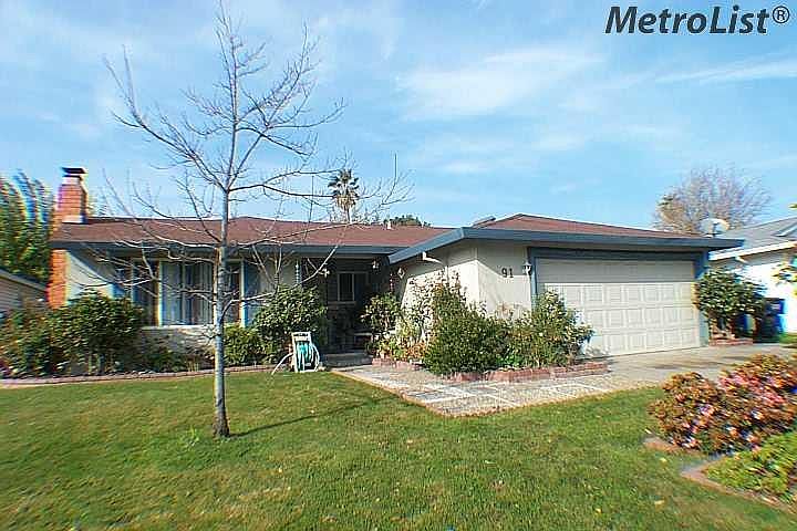 1st image of 91 Lochmoor Cir