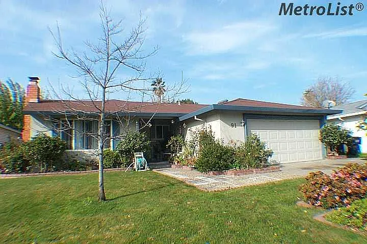 91 Lochmoor Cir photo 1