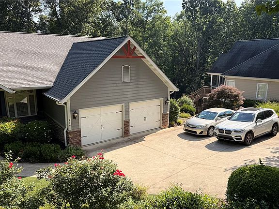 2nd image of 214 S Summit Dr