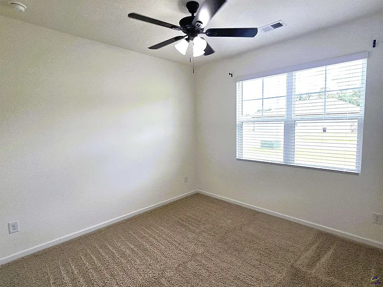 103 Ike Ct — Photo 5